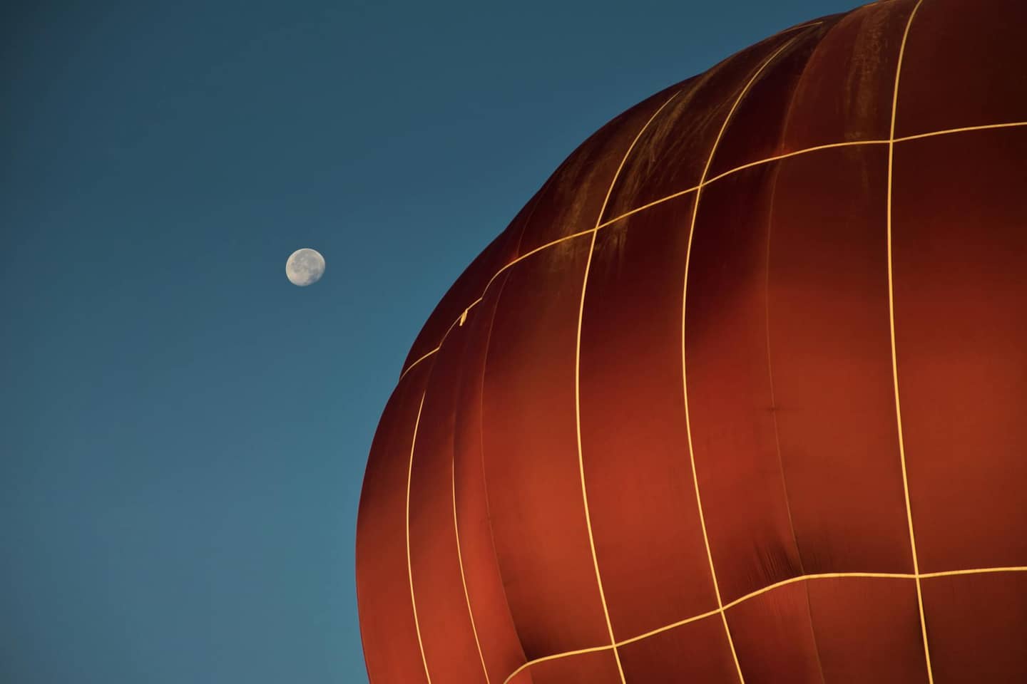 Red Sea Hot Air Balloon Rides: Stunning Aerial Views