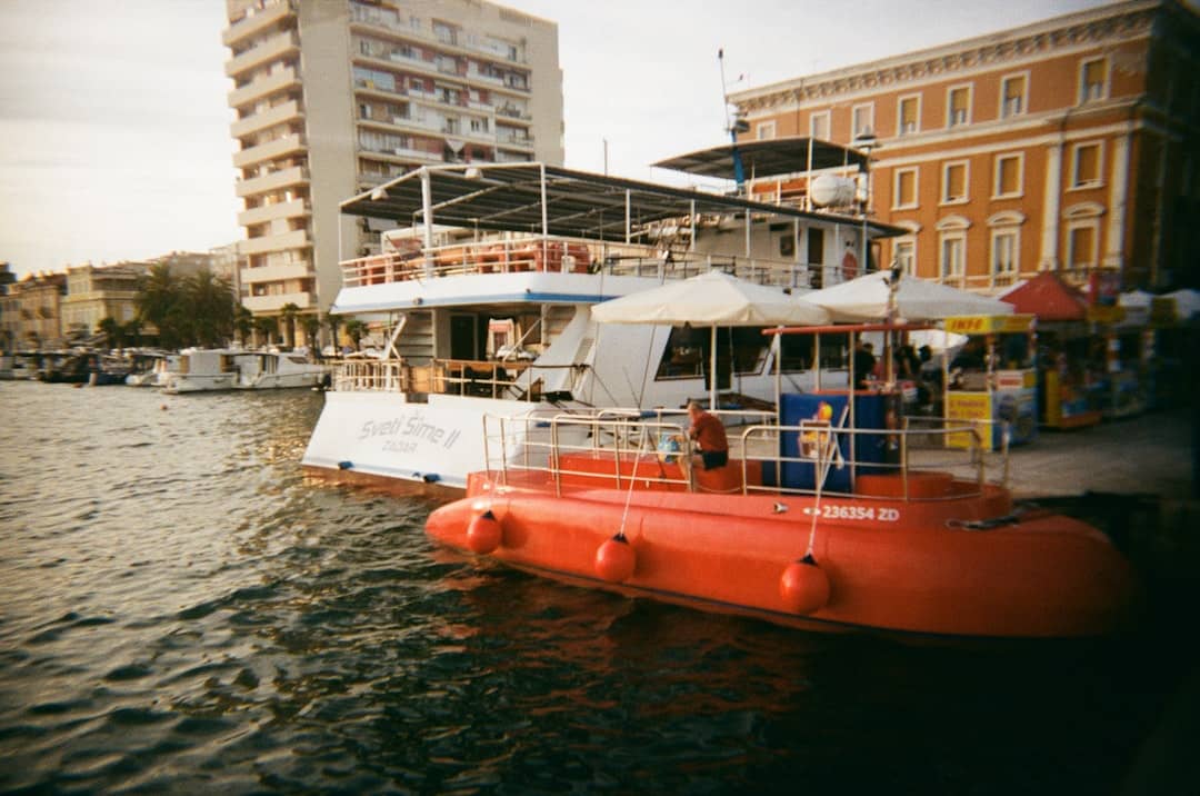 Avantages des cartes de crédit voyage pour les séjours en mer Rouge