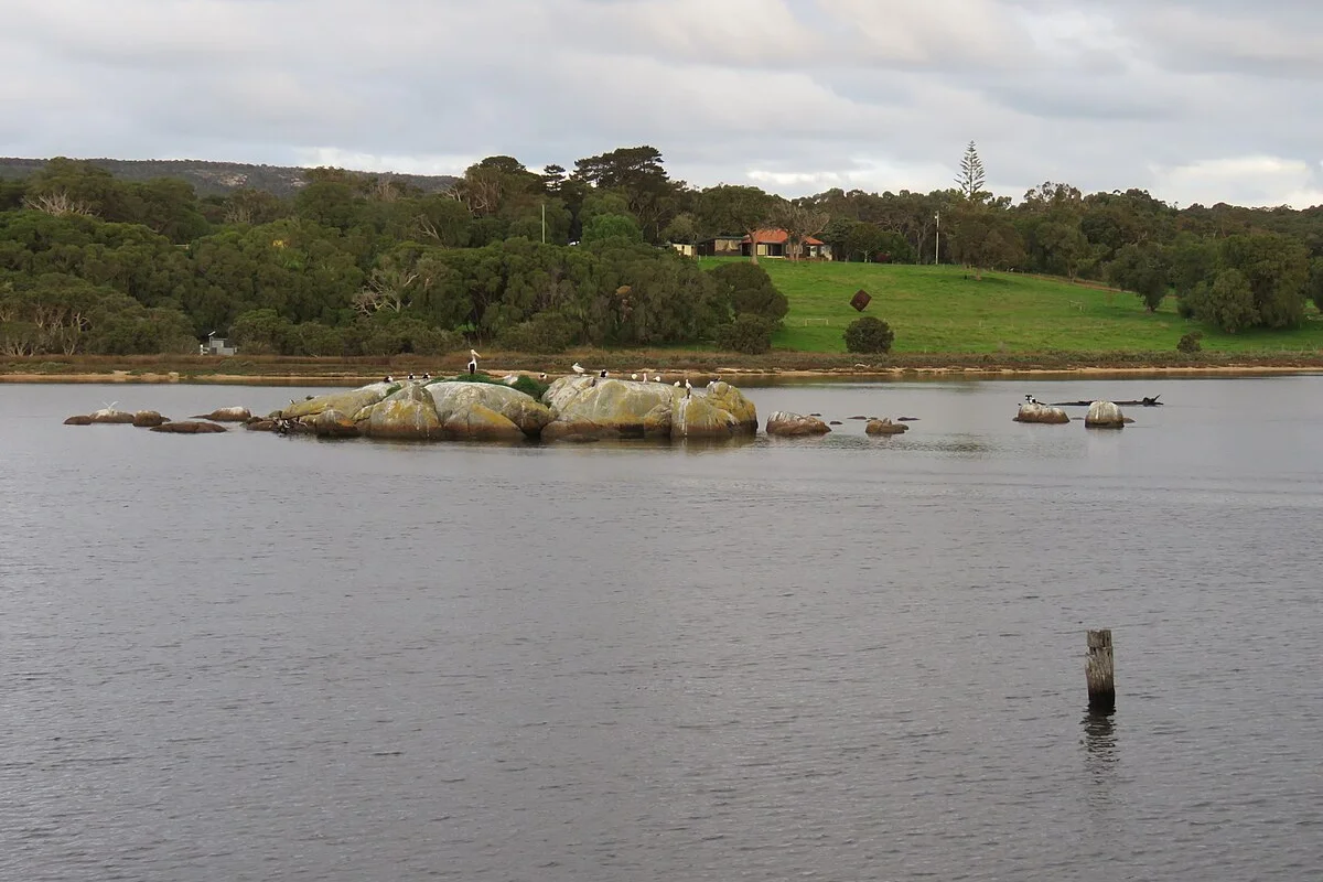 Белый остров