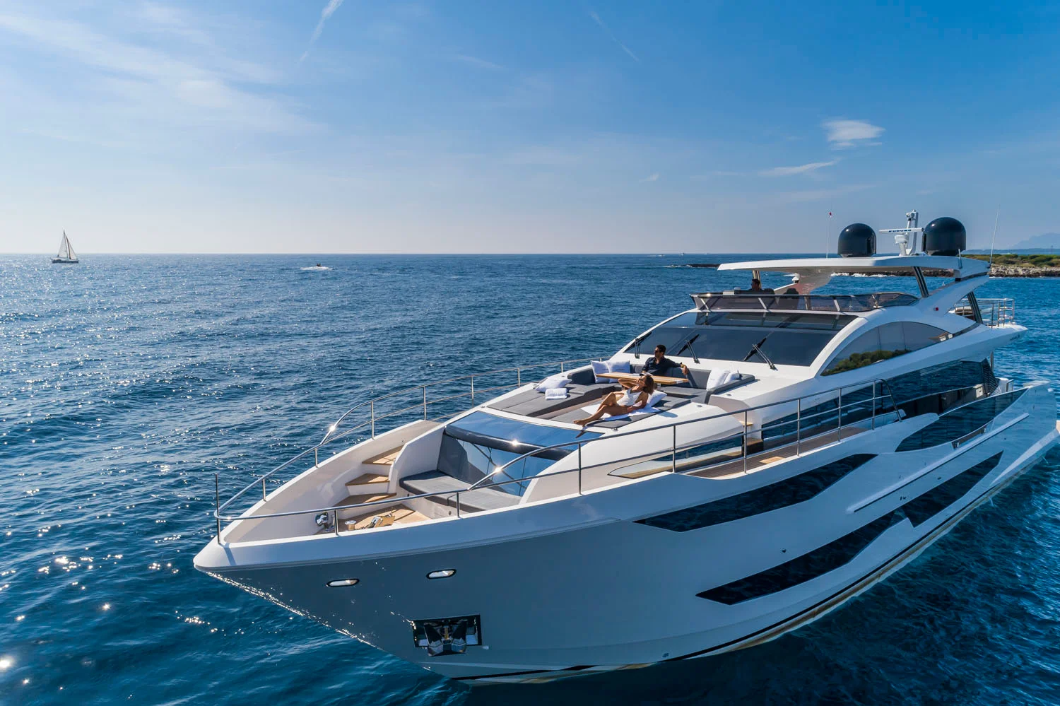 Private Red Sea Yacht Charters: Gift a Day Together