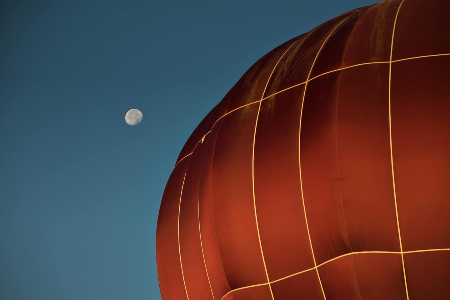 Red Sea Hot Air Balloon Rides: Stunning Aerial Views