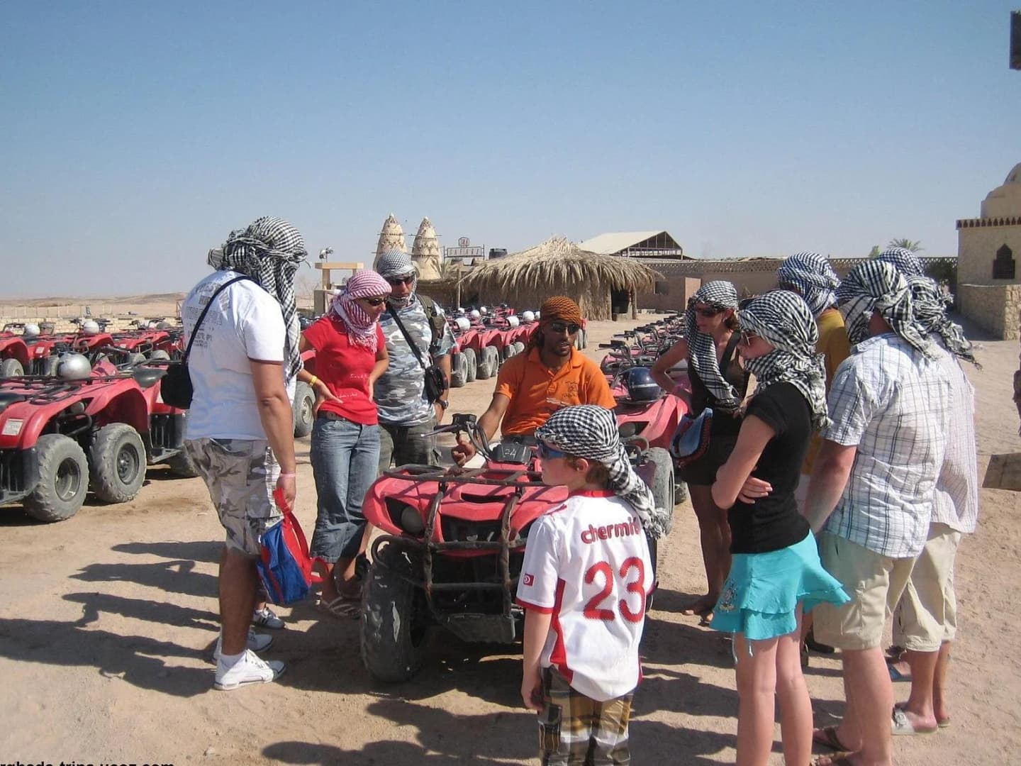 bedouin bbq in the egyptian desert by 4x4 - Image 3