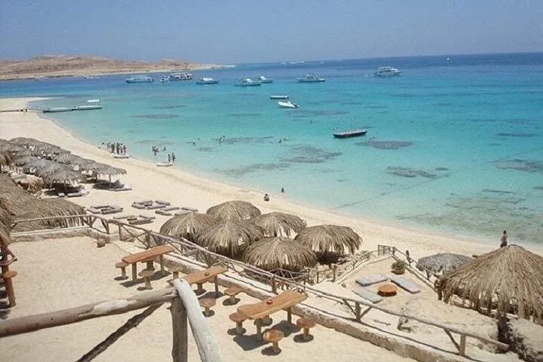 hula hula island parasailing water sports lunch hurghada - Image 2