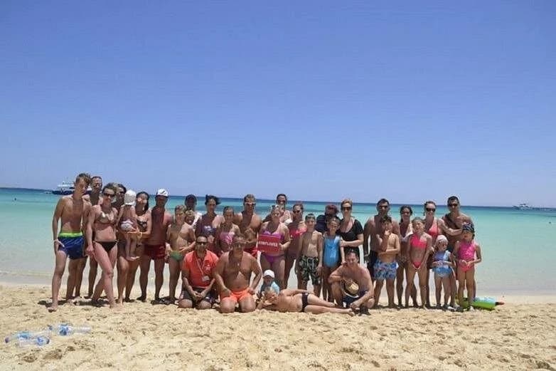 hula hula island parasailing water sports lunch hurghada - Image 5