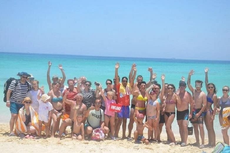 hula hula island parasailing water sports lunch hurghada - Image 6