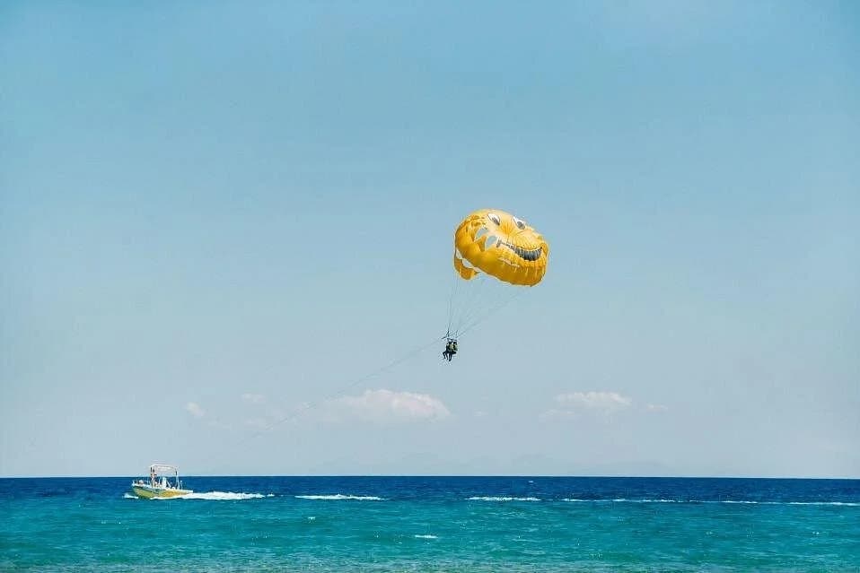 jet boat parasailing - Image 2