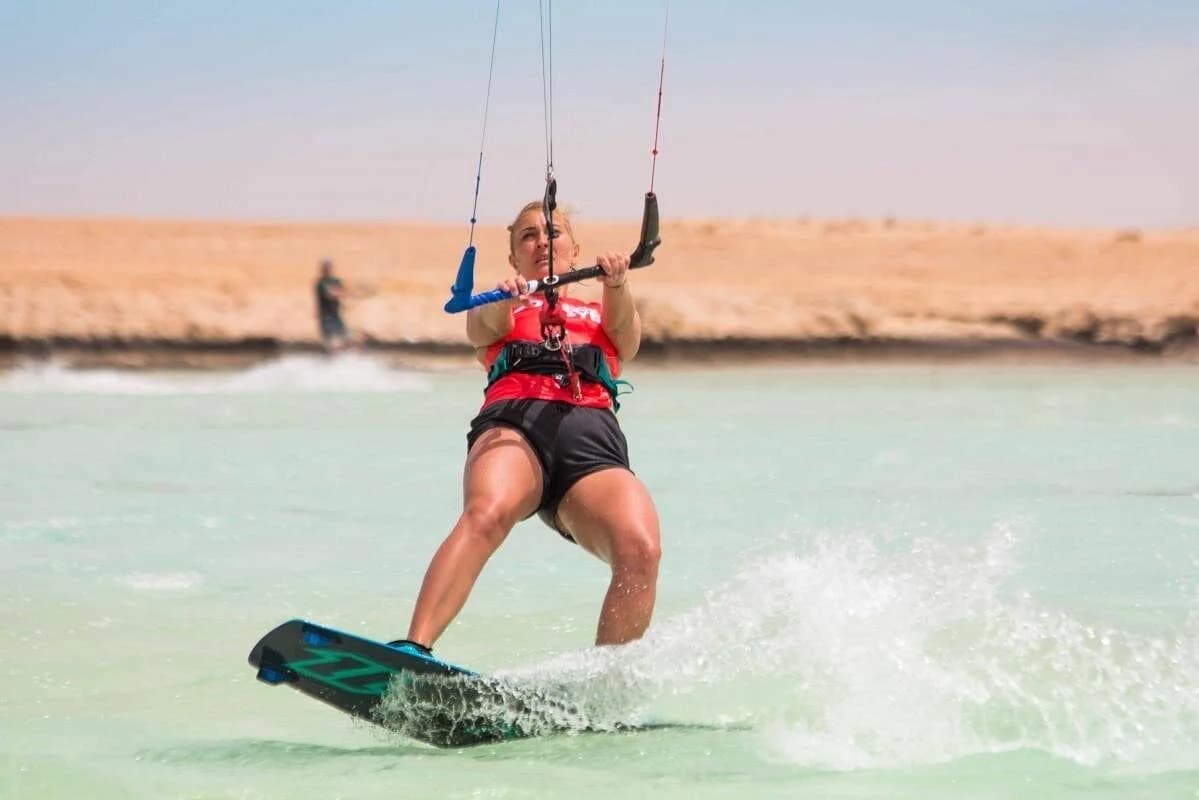kite surfing experience 3 days of thrills await hurghada - Image 5