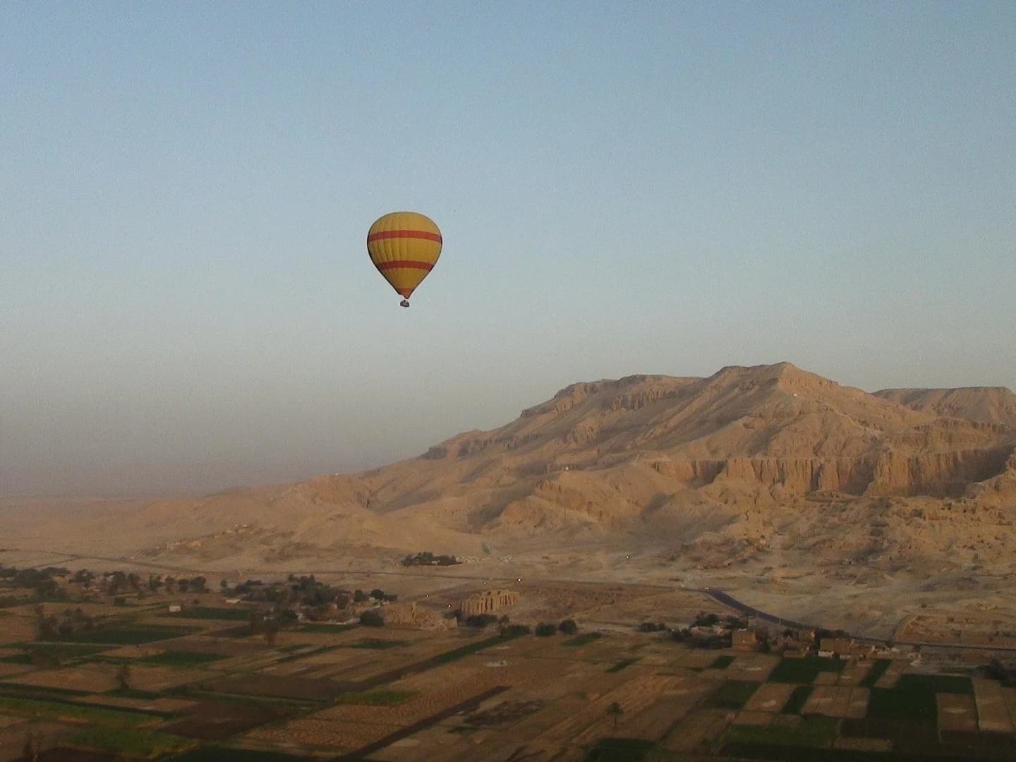 private luxor tour from hurghada with hot air balloon - Image 3