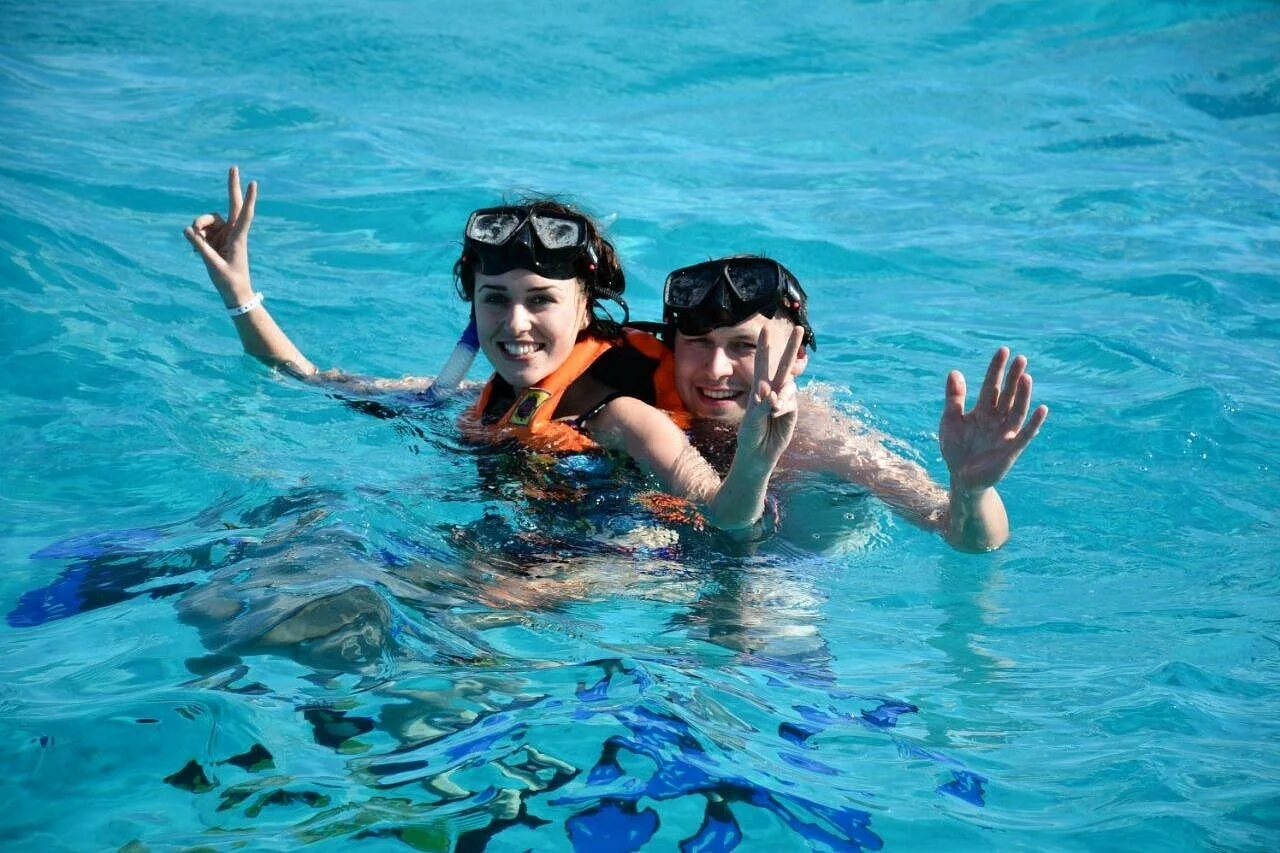 vip boat trip with diving and snorkeling in hurghada - Image 3