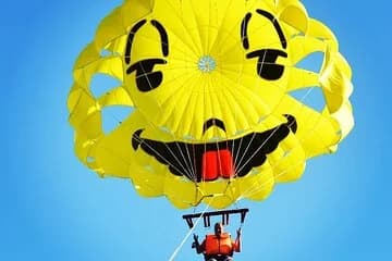 Enjoy The Parasailing Experience in Hurghada - Image 2