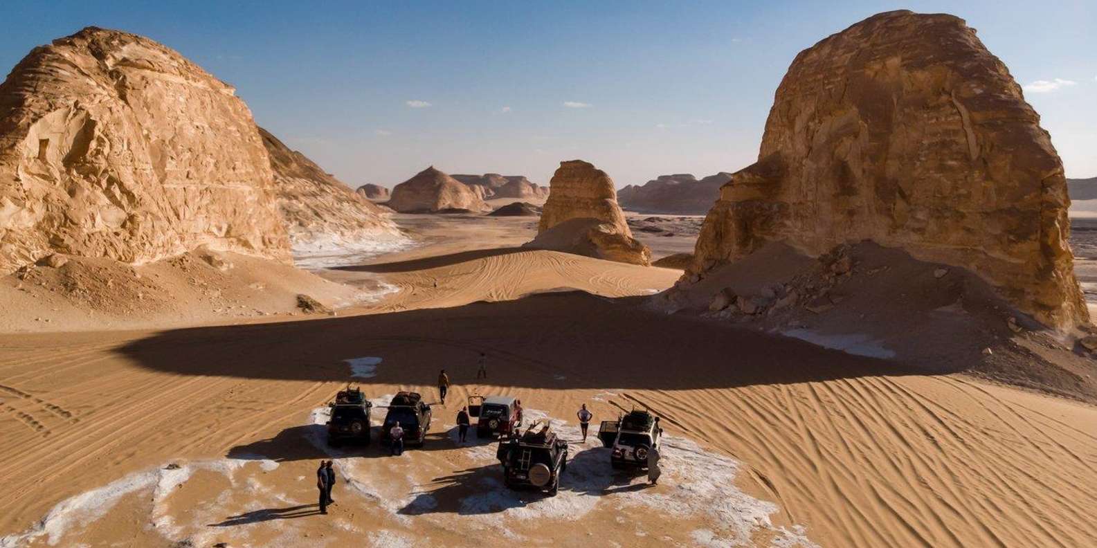 Cairo: 3-Day White Desert & Bahariya Camping Tour