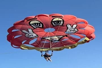 Parasailing Adventure in Hurghada - Image 1