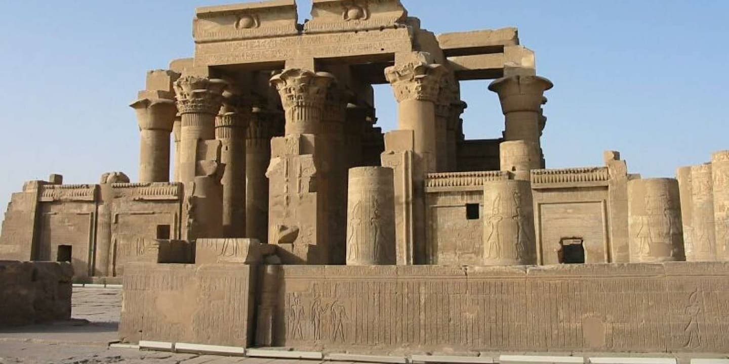 Aswan: Edfu & Kom Ombo Day Tour with Luxor Transfer