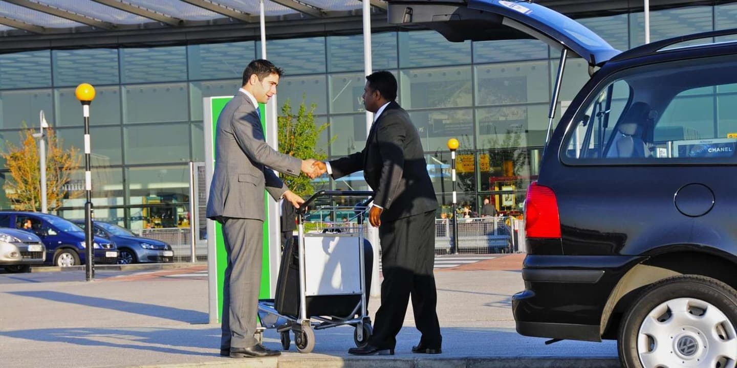 Cairo: Private Airport Transfer to or from Hotel