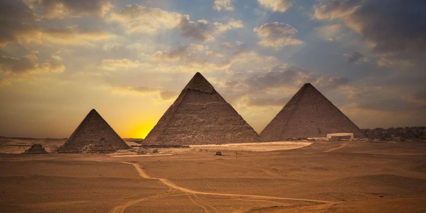Cairo: Memphis, Saqqara & Dahshur Pyramids Day Tour