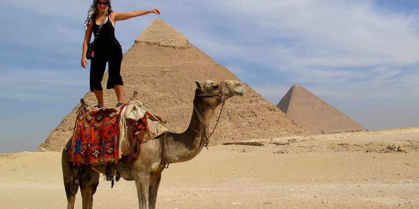 Cairo: Giza Pyramids & Sphinx Half-Day Tour