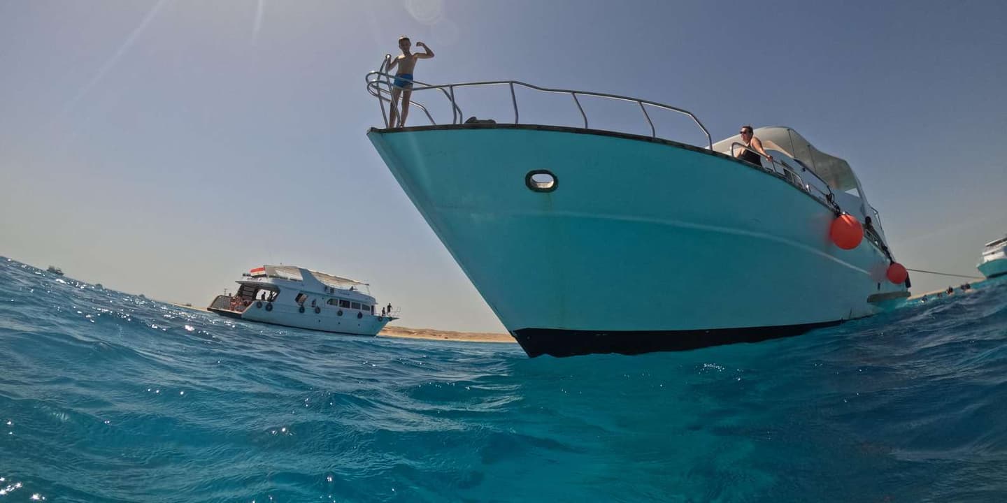 Hurghada: 3-Hour Sunset Yacht & Snorkelling Cruise