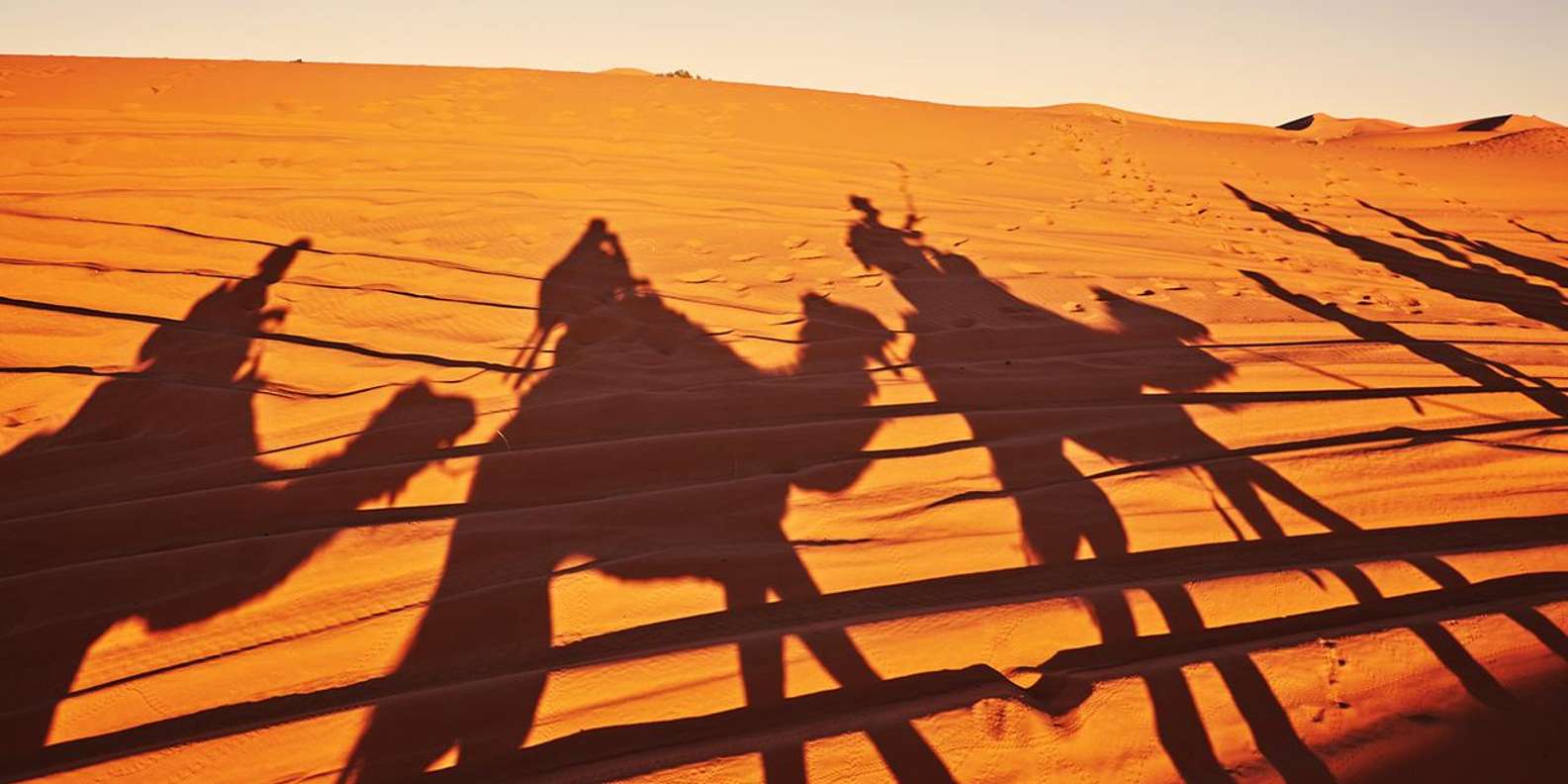 Hurghada: Desert Jeep Safari with Dinner and Show