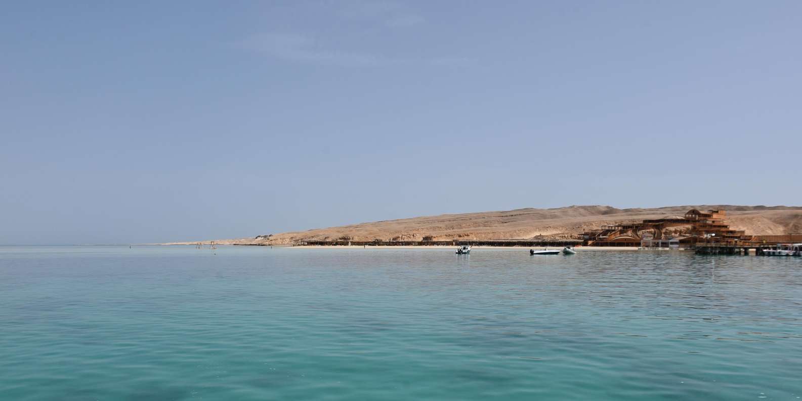 Hurghada: Luxury Giftun island w/snorkeling/lunch & Massage