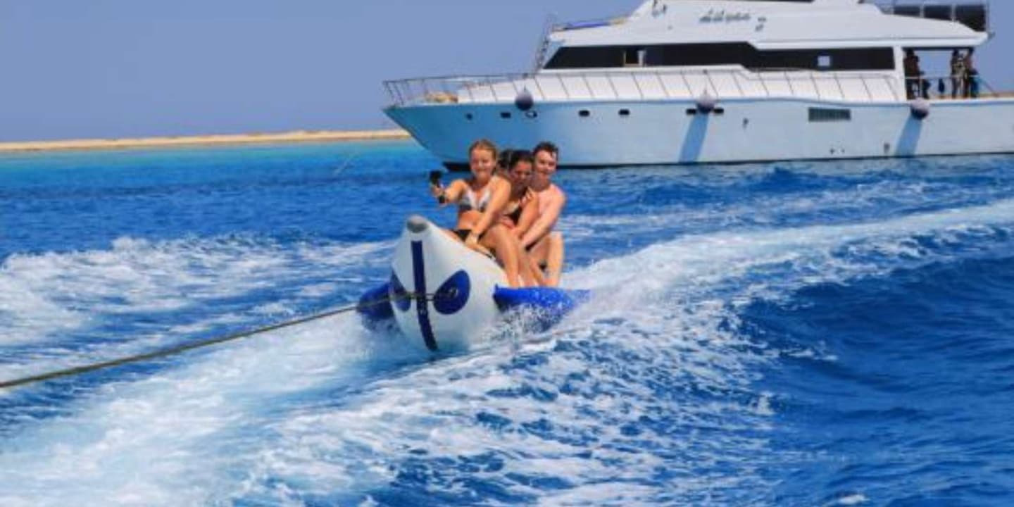 Hurghada: Luxury Yacht Trip with Crew and Chef