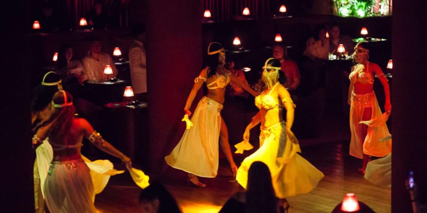 Hurghada: Naz Cabaret Ticket with Beverages