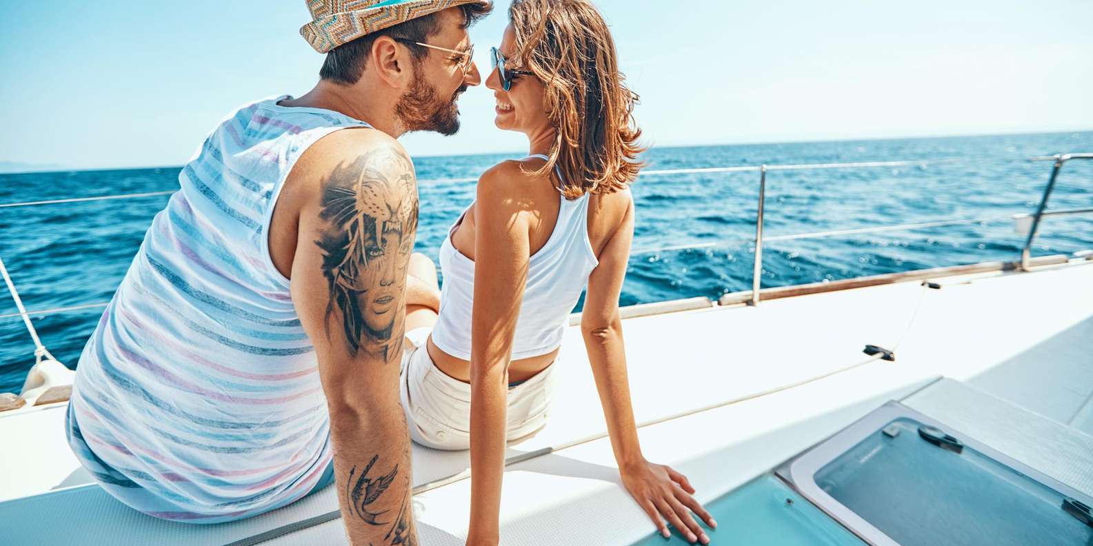 Hurghada: Sunset Yacht Cruise & Snorkelling