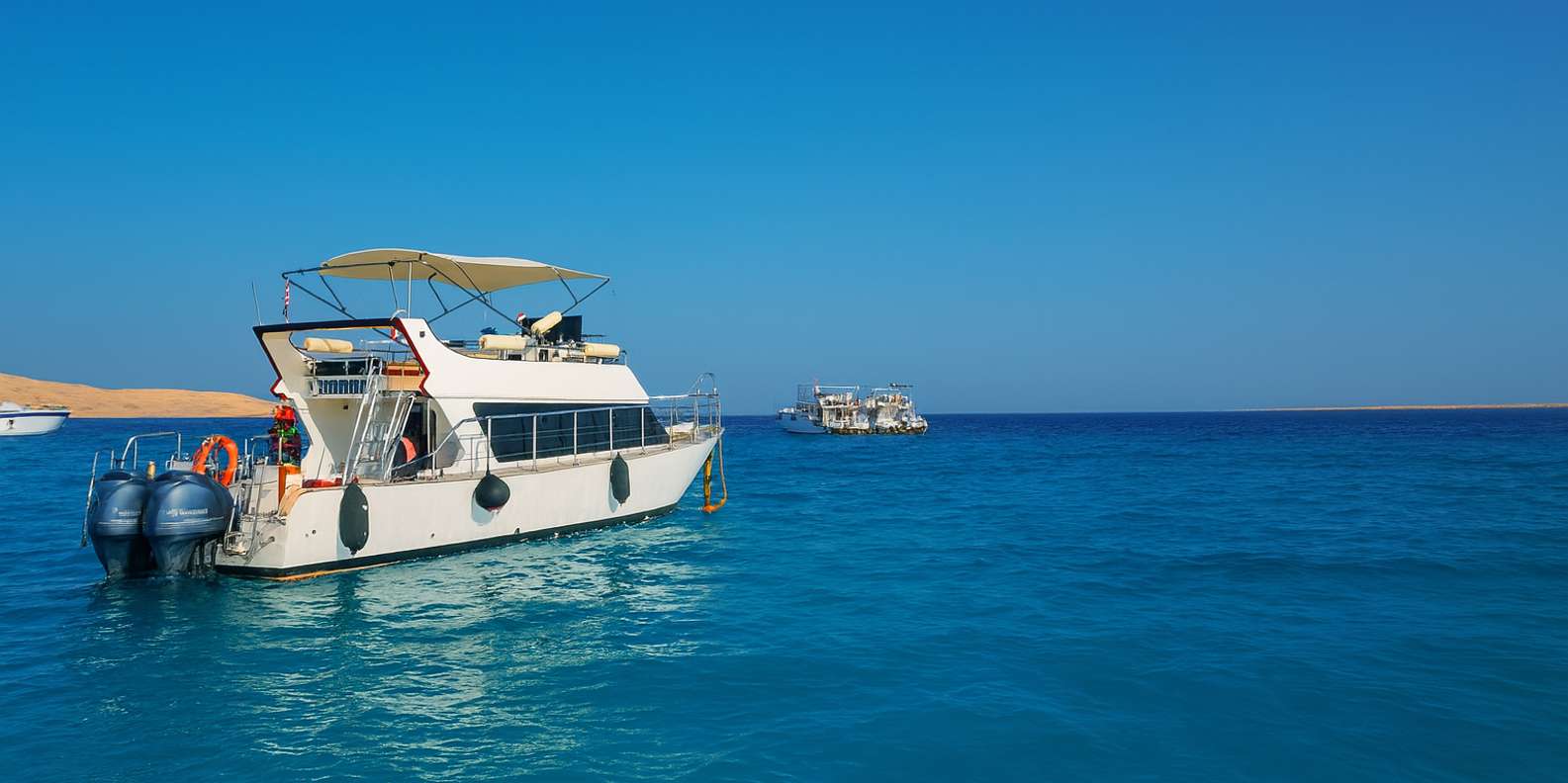 Hurghada: Sunset Yacht Cruise & Snorkelling