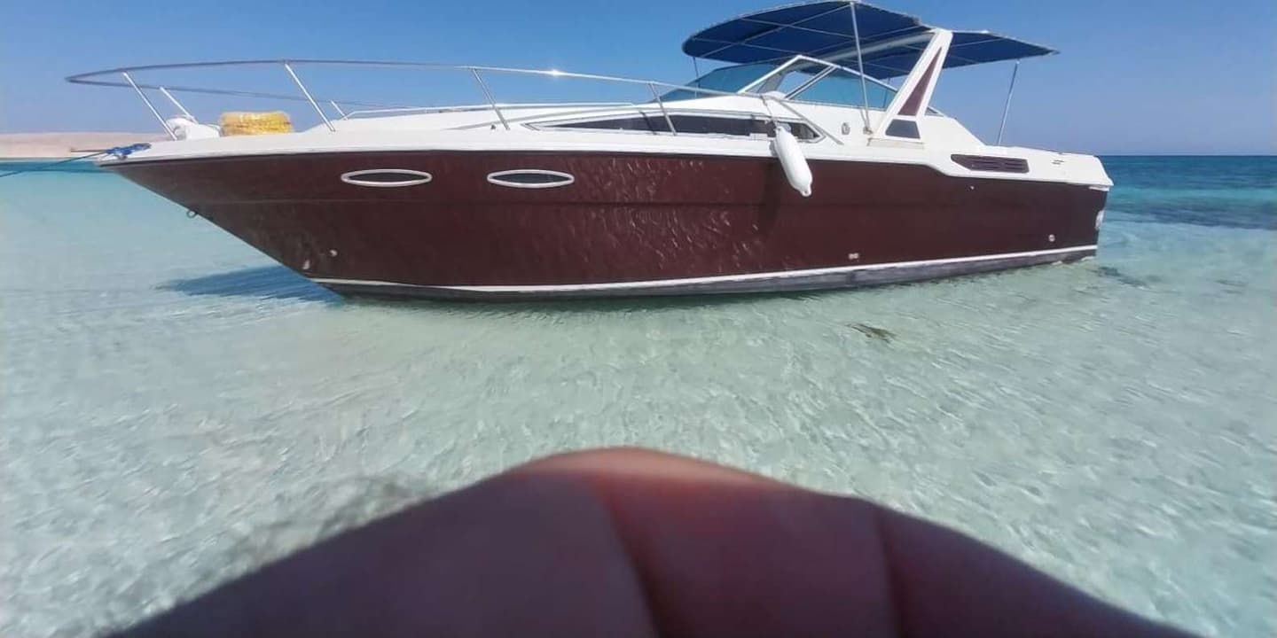 Hurghada: Private Luxury Speedboat W Snorkelling & Fruits