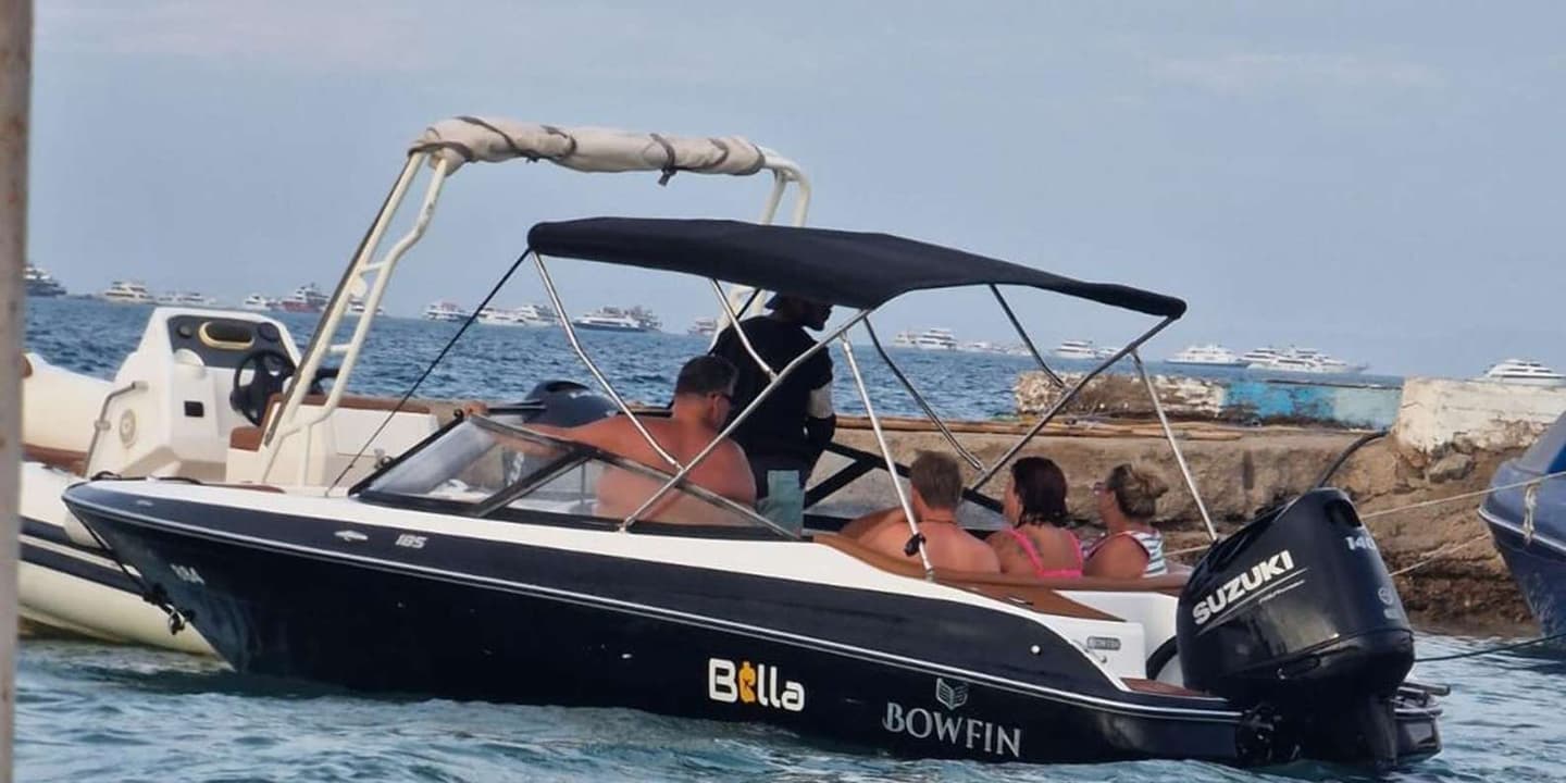 Hurghada: Private Speedboat to Magawish Island
