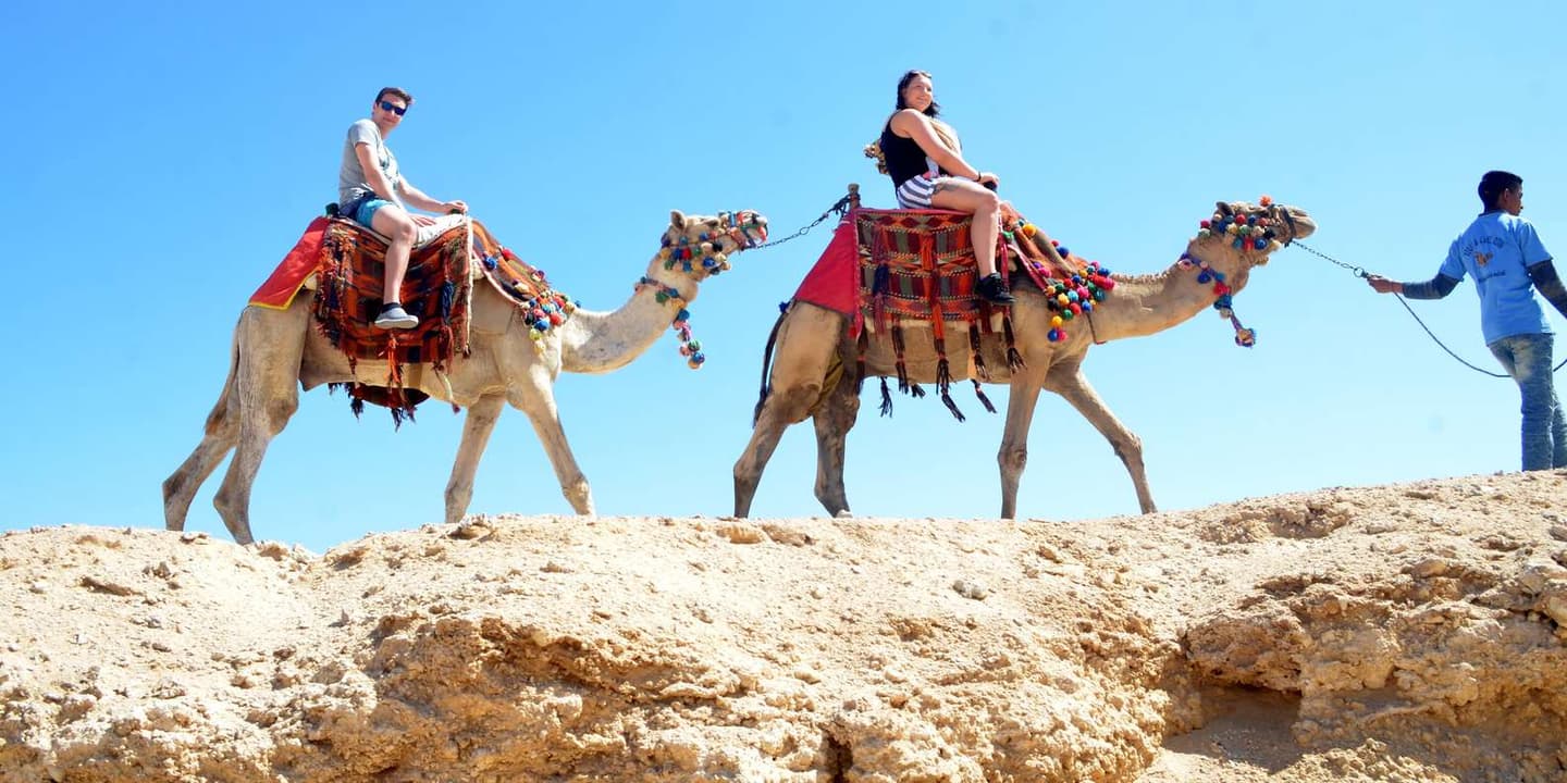 Hurghada: Sea & Desert Camel Ride w/Dinner, Show