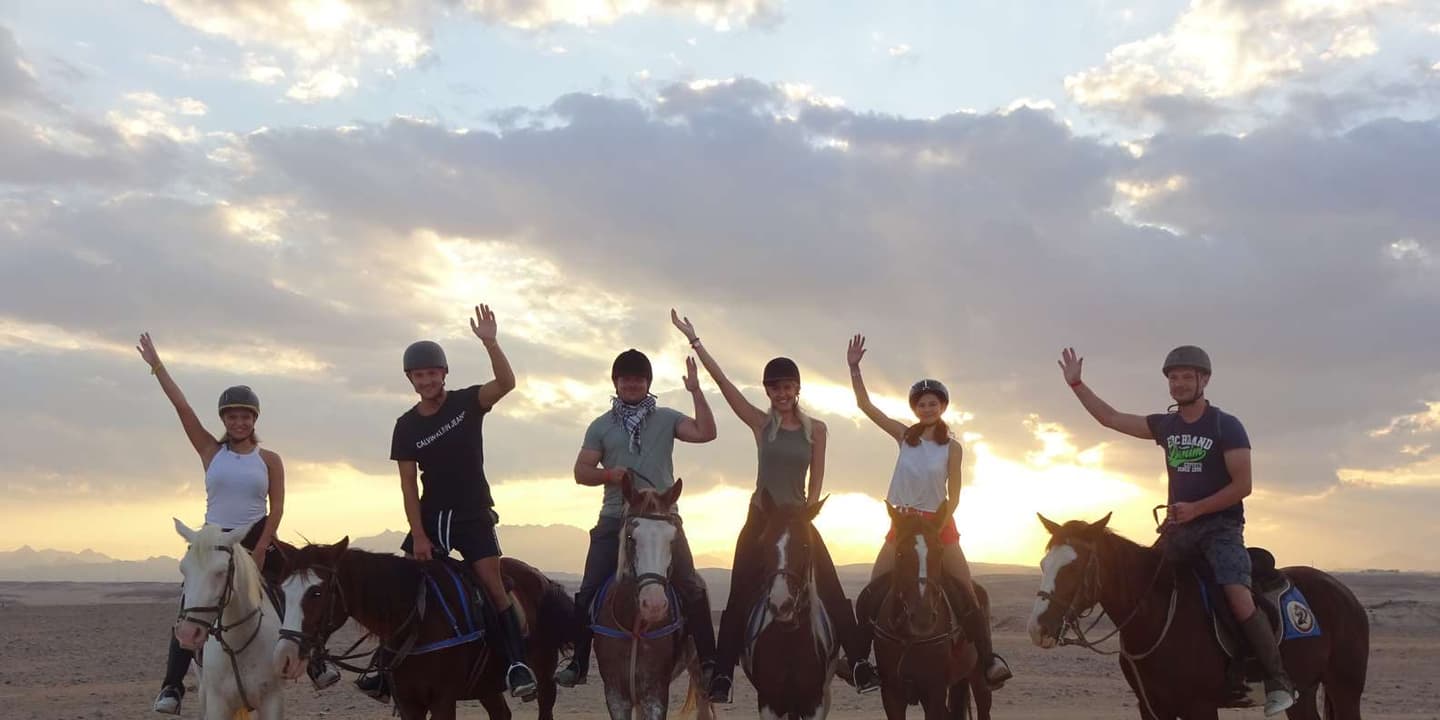 Hurghada: Sea & Desert Horse Ride, Dinner & Stargazing