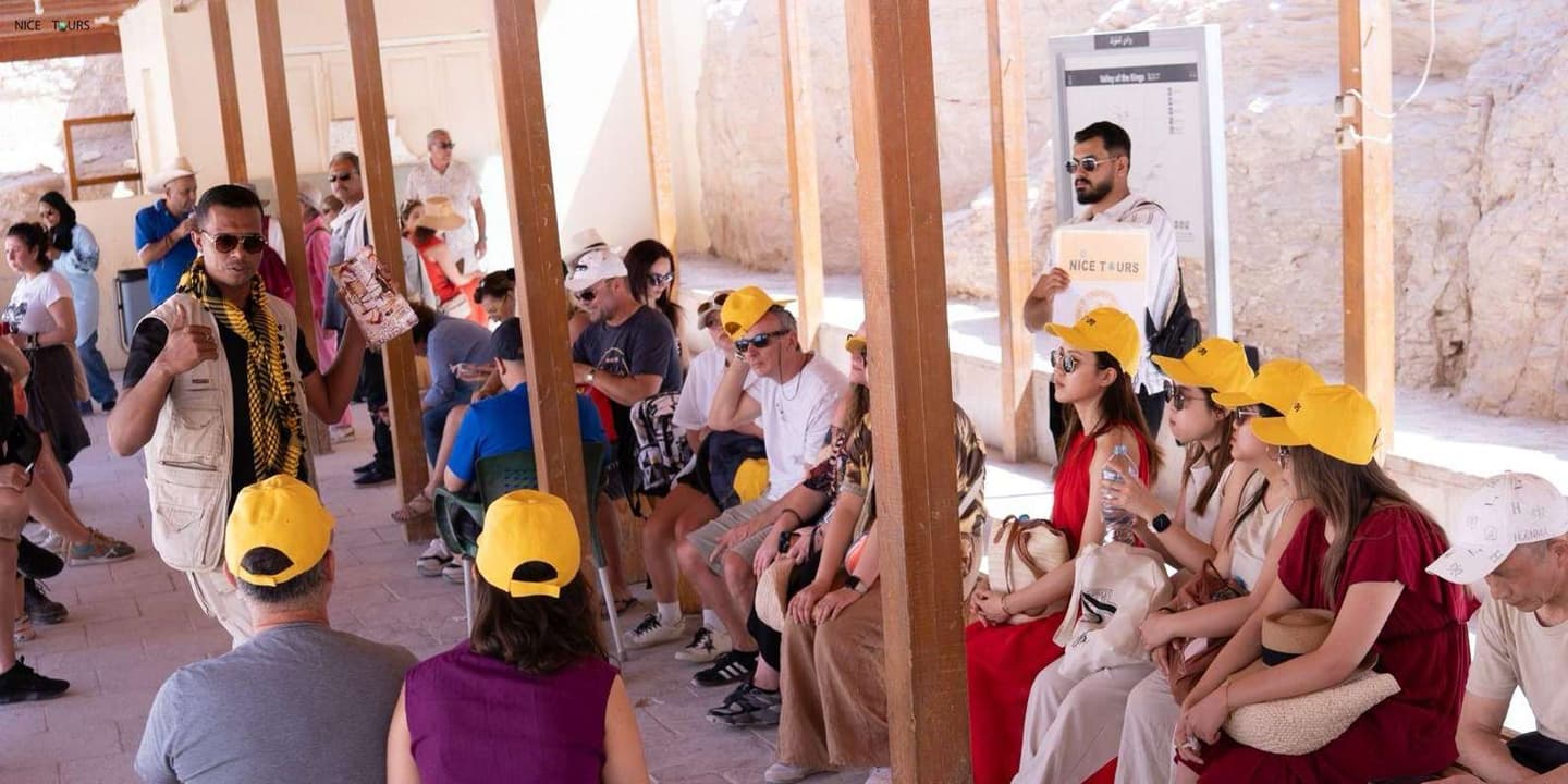 Hurghada: Small-Group Luxor Highlights & Tut Tomb Day Tour