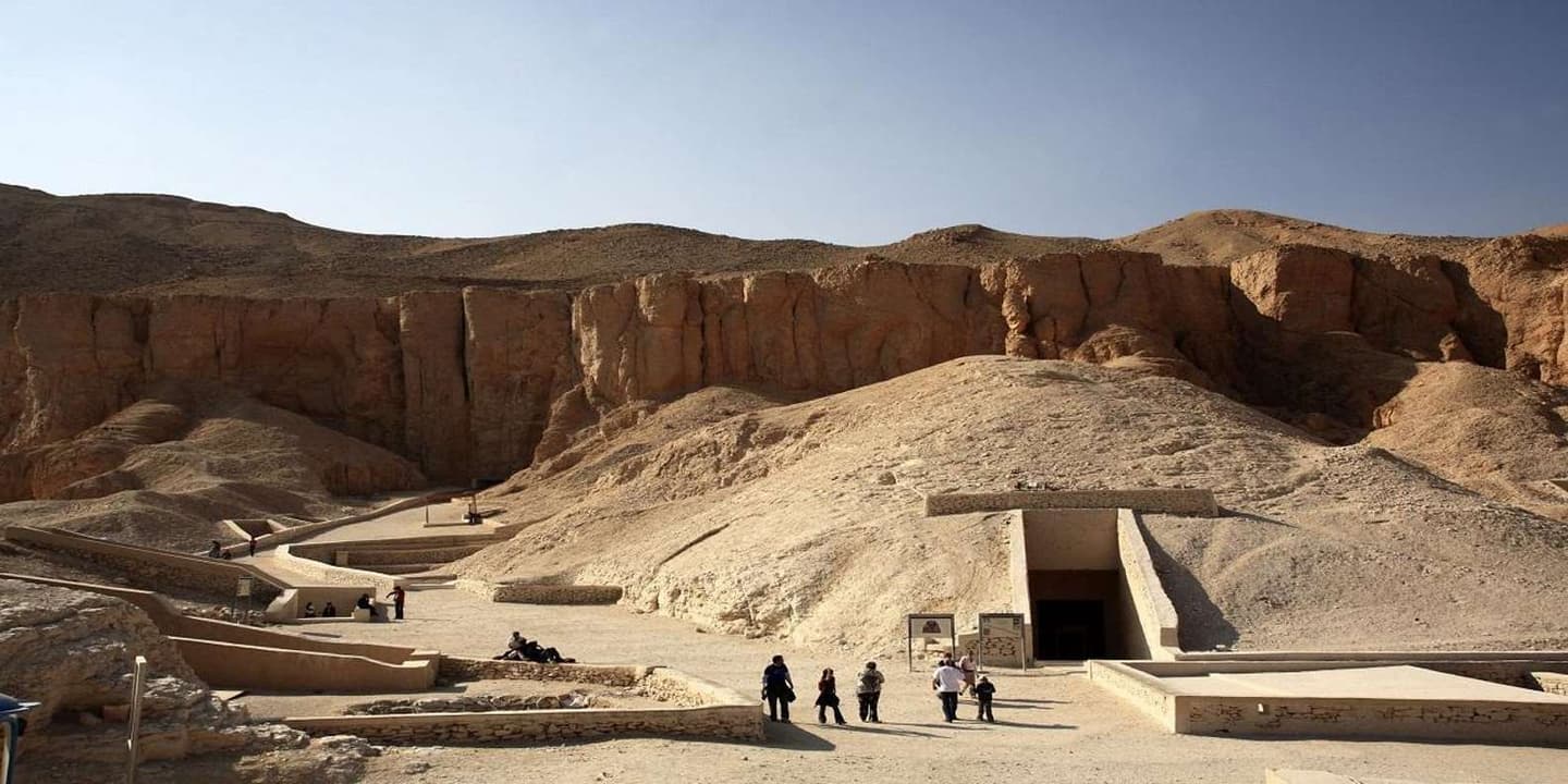 Luxor: Shared Tour to Valley of Kings, Habu & Lunch
