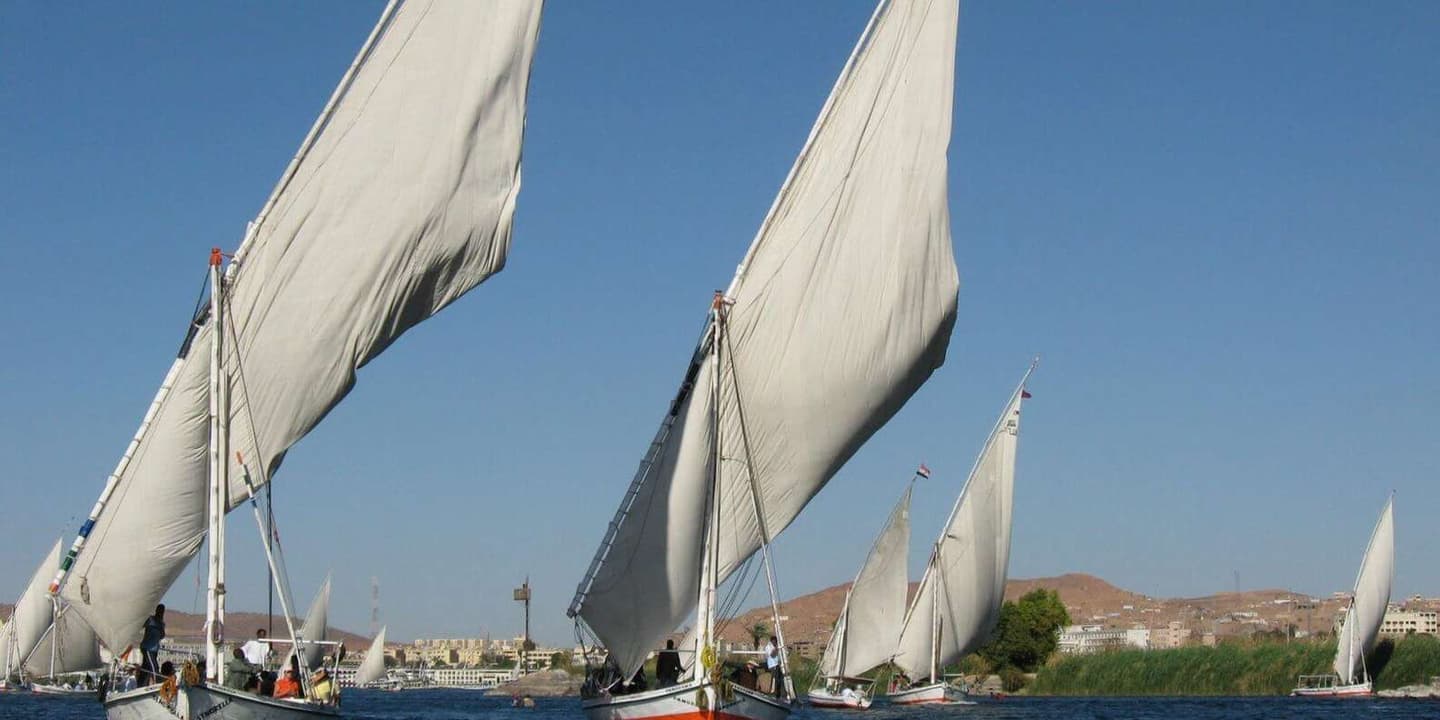 Luxor: Sunset Felucca Boat Trip with Hotel Pickup