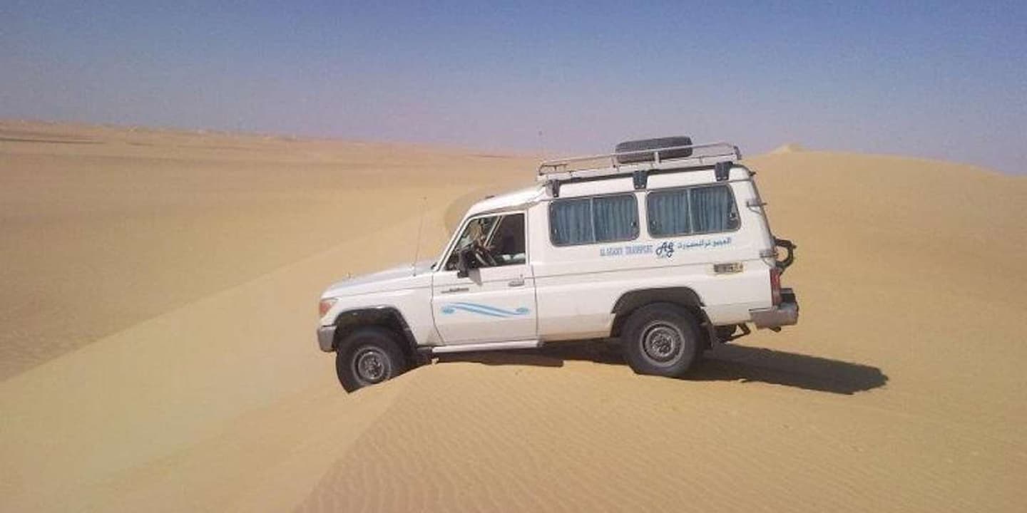 Makadi Bay: Jeep Safari Adventure with Bedouin Guide