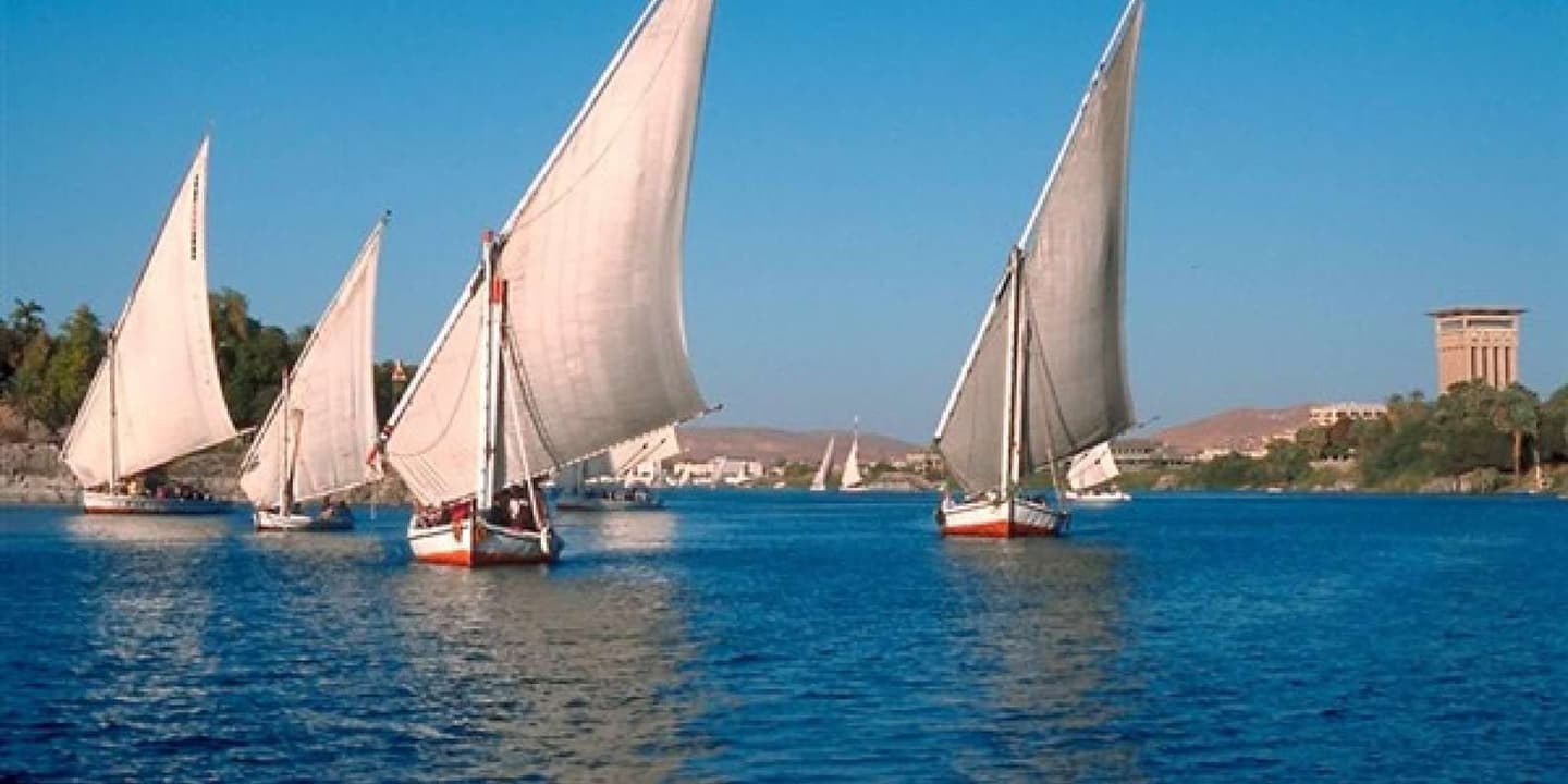 Makadi Bay: Luxor Highlights & King Tut Tomb Tour