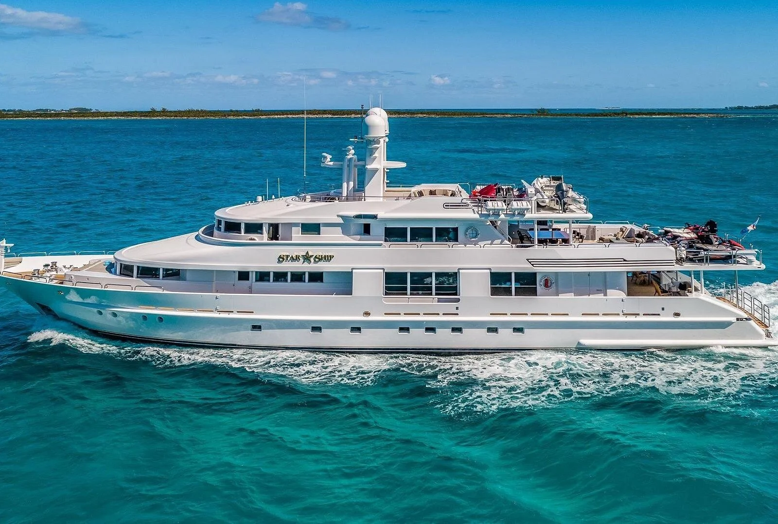 full day hurghada boat trip snorkeling and lunch included - Image 1