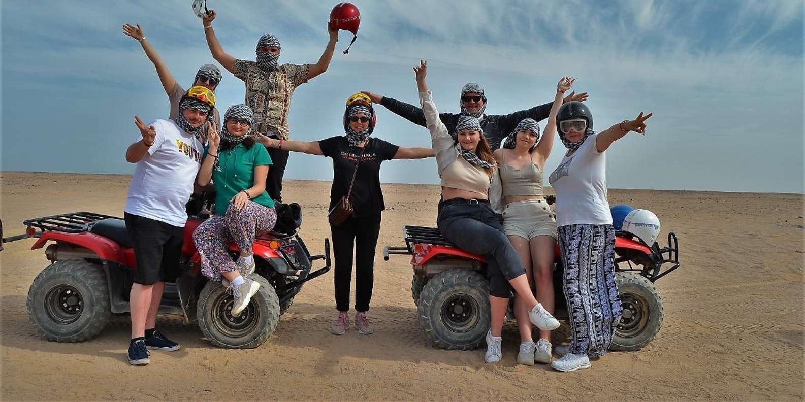 Hurghada: Desert Safari with Quad, Buggy & Dinner Show