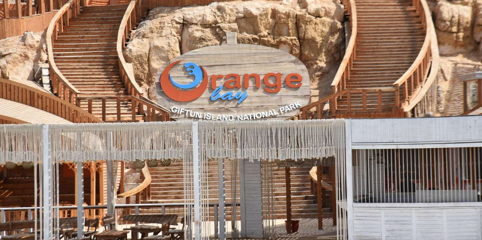 Hurghada: Luxury Giftun island w/snorkeling/lunch & Massage