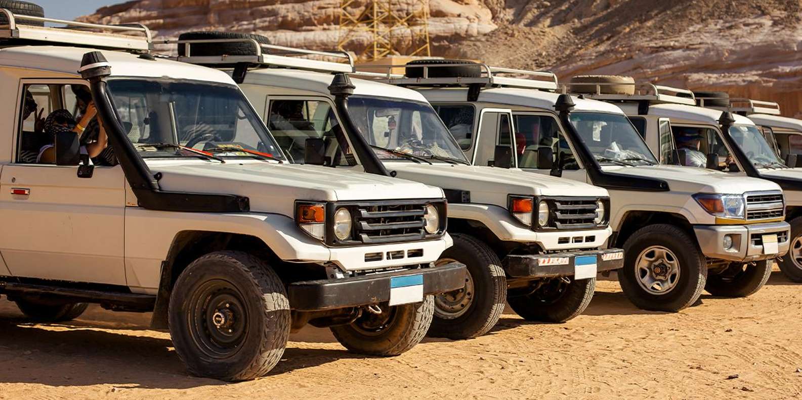 Makadi Bay: Jeep Safari Adventure with Bedouin Guide