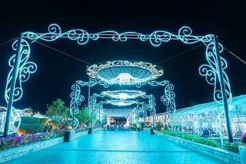 Soho Square & Naama Bay: Sharm's Vibrant Day-to-Night Hotspots - Image 1