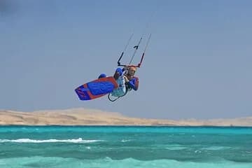 3 Days of Wind and Waves: Kite Surfing Adventure - Hurghada - Image 1